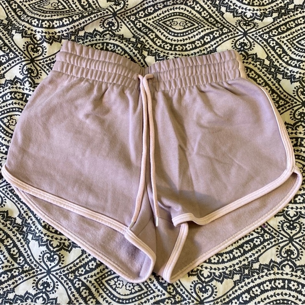 Aritzia Sunday Best Shorts